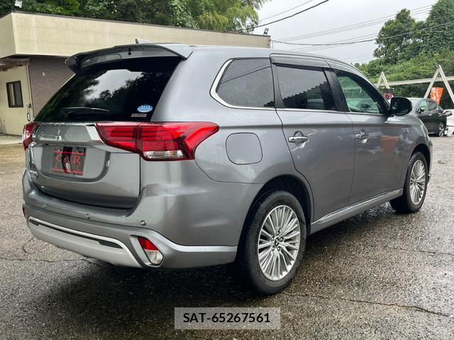 Mitsubishi OUTLANDER PHEV 2018-11 8372616-18