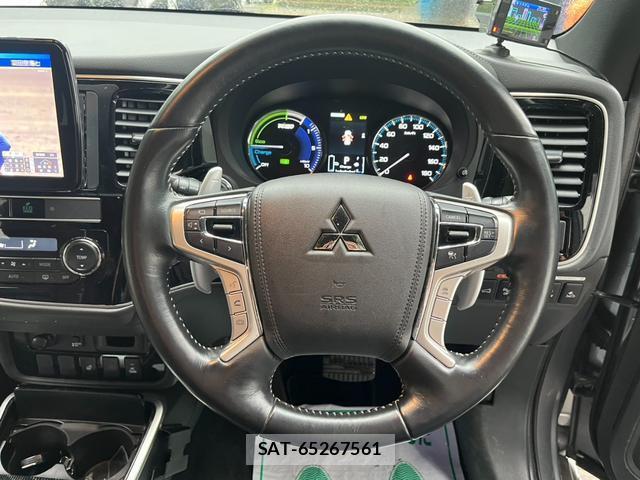Mitsubishi OUTLANDER PHEV 2018-11 8372616-19