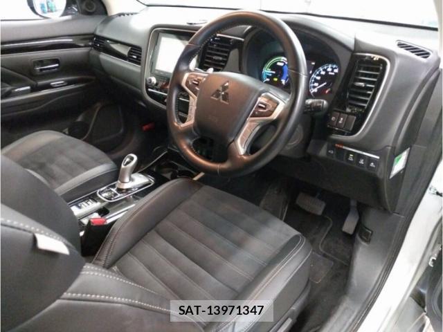 Mitsubishi OUTLANDER PHEV 2021-06 8373073-2