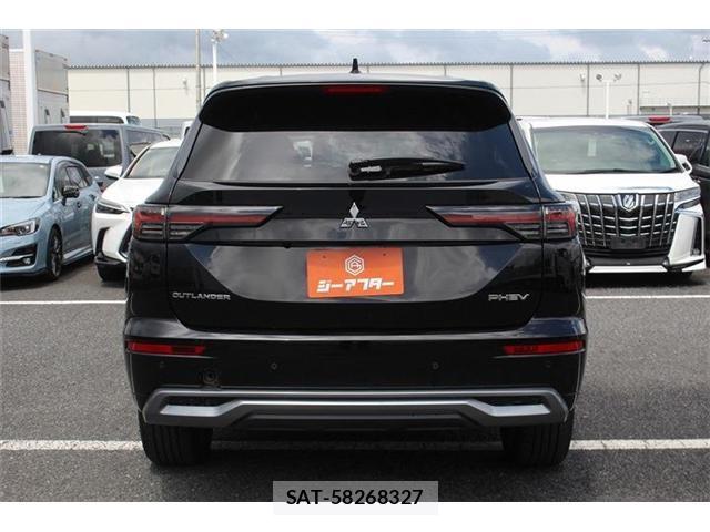 Mitsubishi OUTLANDER PHEV 2025-08 8373530-13