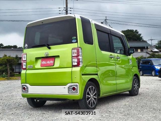 Toyota Pixis Mega 2016-08 8372764-12