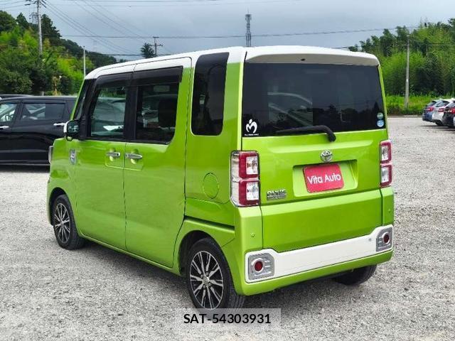 Toyota Pixis Mega 2016-08 8372764-4