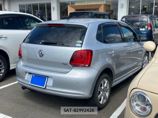 VolksWagen POLO 2014-02 8373242-13