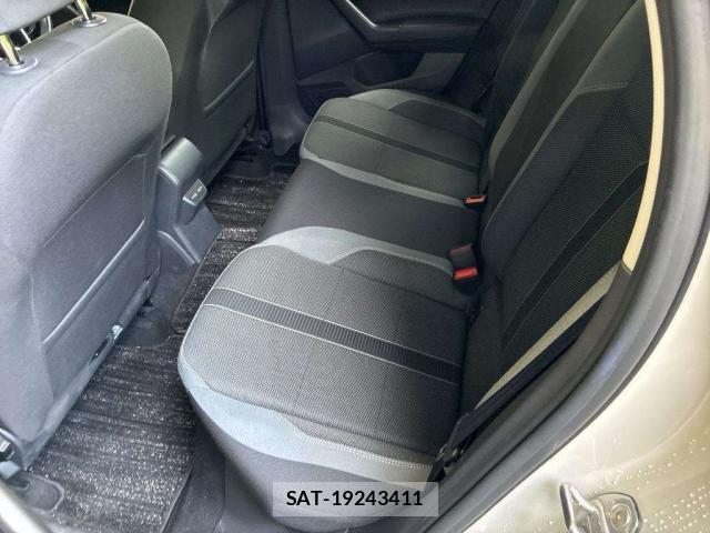 VolksWagen POLO 2022-06 8373832-6