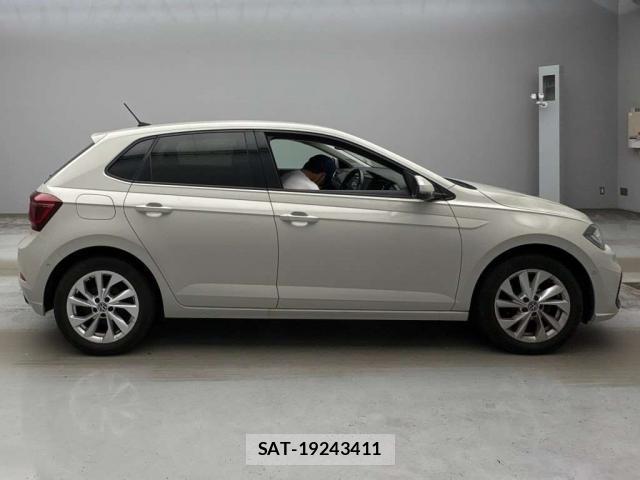 VolksWagen POLO 2022-06 8373832-9