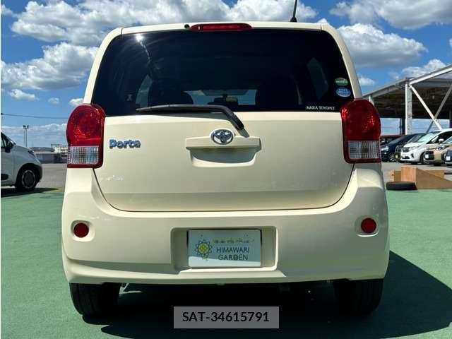 Toyota PORTE 2016-03 8373570-16