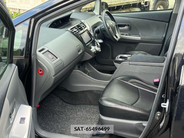 Toyota PRIUS ALPHA 2012-10 8372997-12