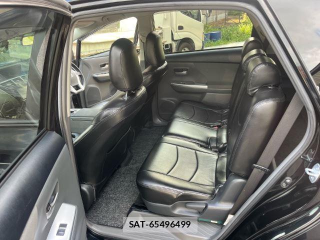 Toyota PRIUS ALPHA 2012-10 8372997-13