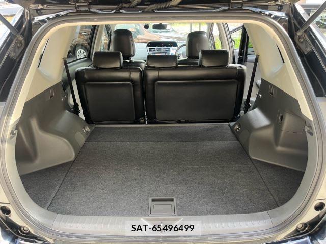 Toyota PRIUS ALPHA 2012-10 8372997-15