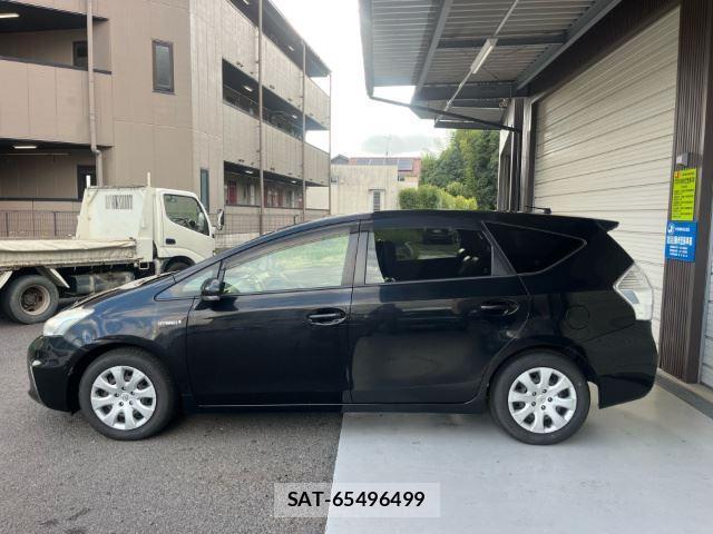 Toyota PRIUS ALPHA 2012-10 8372997-3