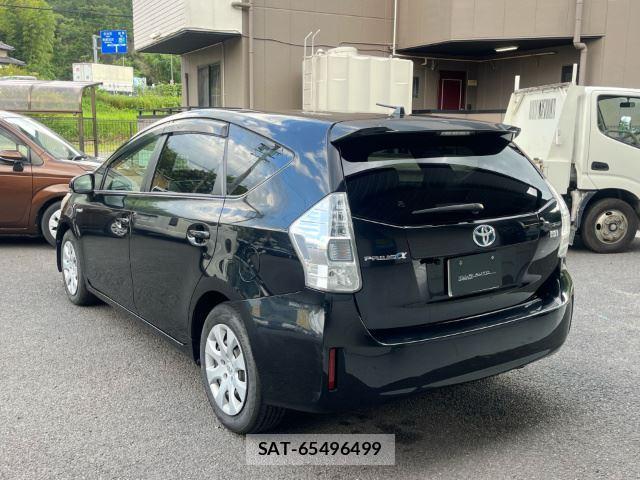 Toyota PRIUS ALPHA 2012-10 8372997-4