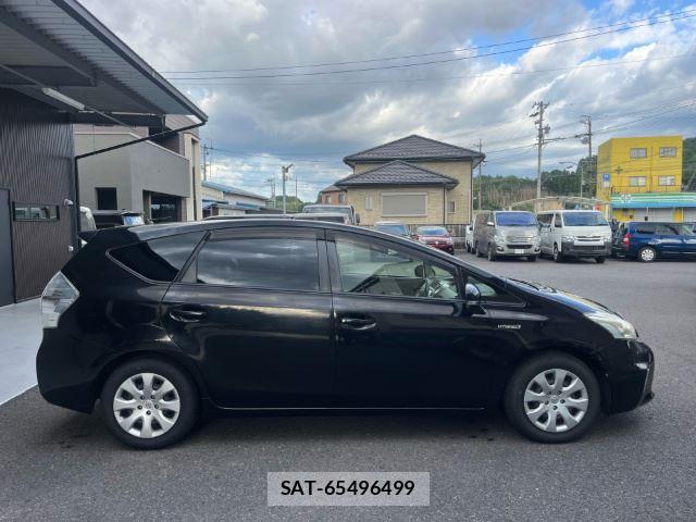 Toyota PRIUS ALPHA 2012-10 8372997-7