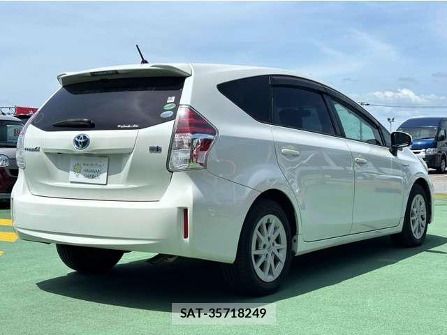Toyota PRIUS ALPHA 2015-06 8373566-1