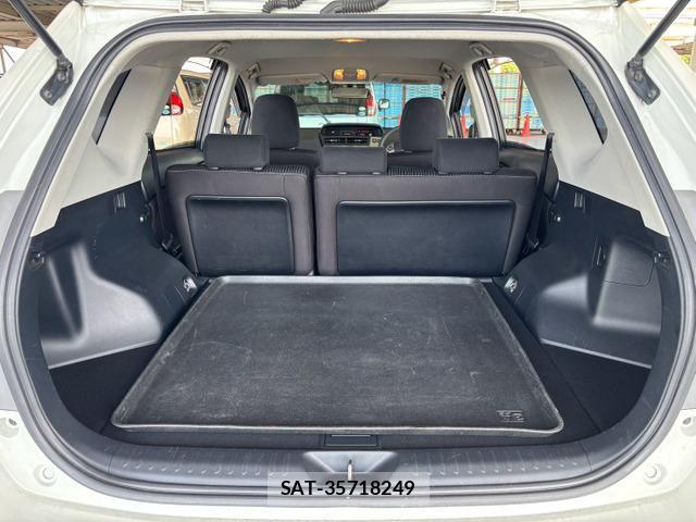 Toyota PRIUS ALPHA 2015-06 8373566-11