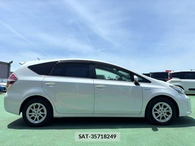 Toyota PRIUS ALPHA 2015-06 8373566-16