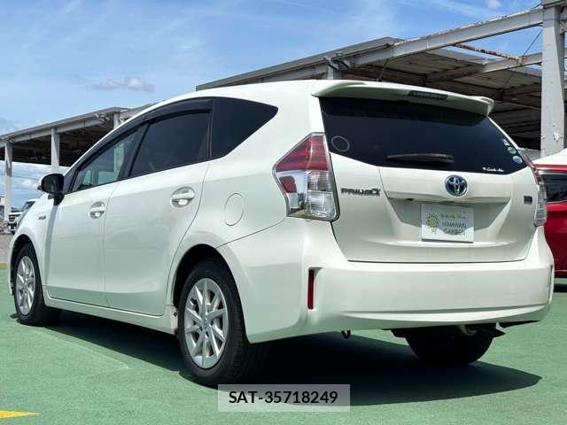 Toyota PRIUS ALPHA 2015-06 8373566-3
