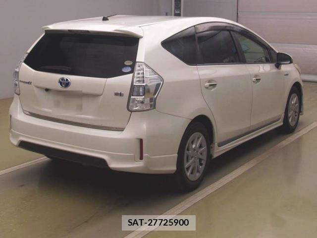 Toyota PRIUS ALPHA 2011-12 8373847-11