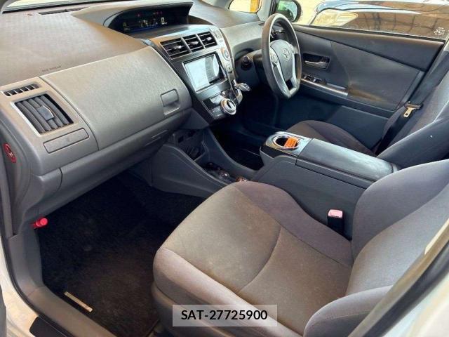 Toyota PRIUS ALPHA 2011-12 8373847-4