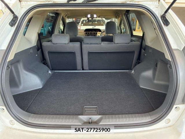 Toyota PRIUS ALPHA 2011-12 8373847-7