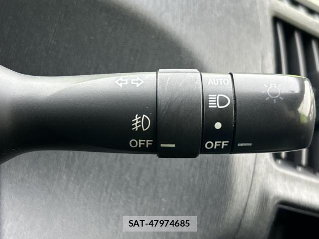 Toyota PRIUS ALPHA 2015-09 8374148-15