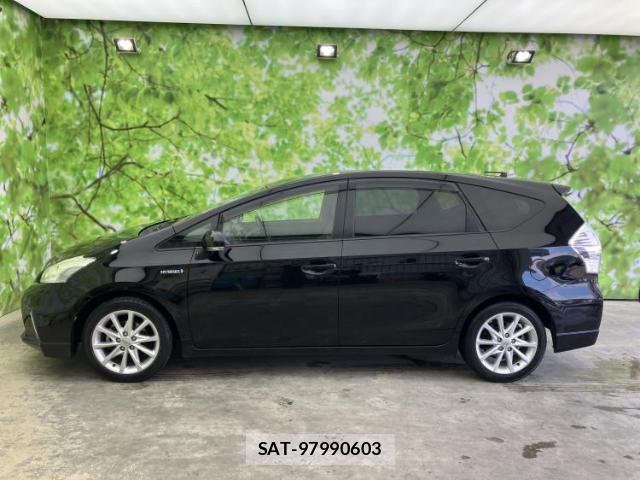 Toyota PRIUS ALPHA 2013-08 8374298-1