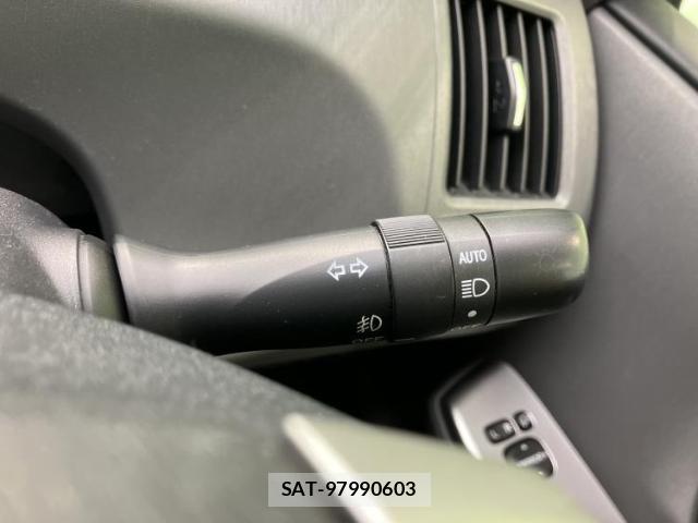 Toyota PRIUS ALPHA 2013-08 8374298-15