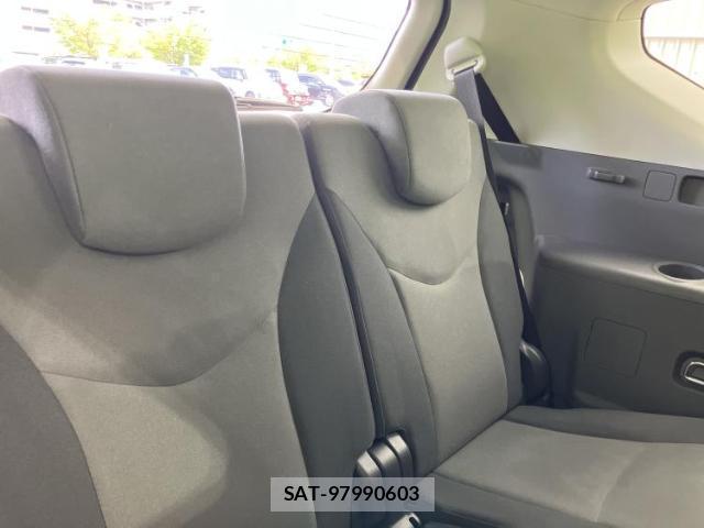 Toyota PRIUS ALPHA 2013-08 8374298-5