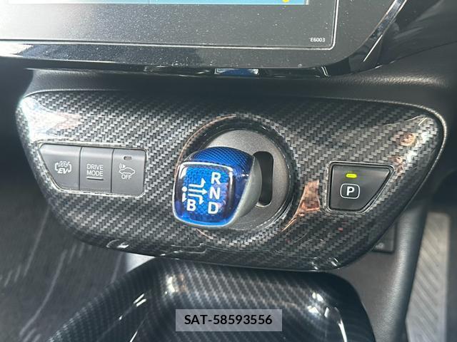 Toyota PRIUS PHV 2017-07 8373516-12