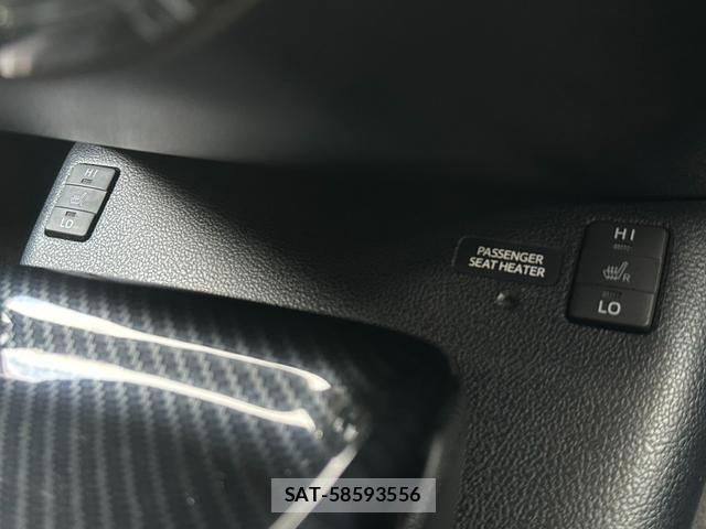 Toyota PRIUS PHV 2017-07 8373516-13
