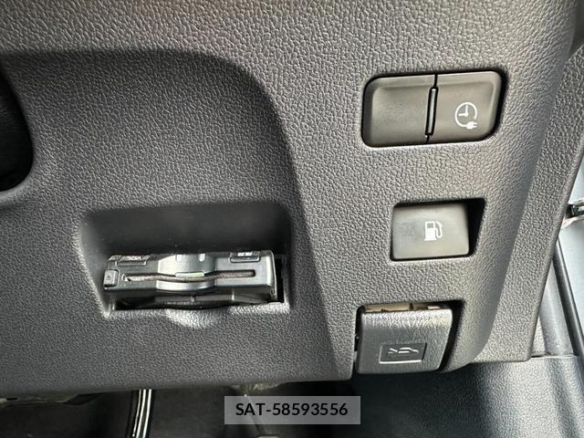 Toyota PRIUS PHV 2017-07 8373516-5
