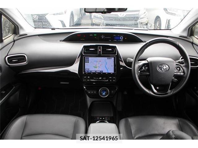 Toyota PRIUS PHV 2022-09 8373531-10