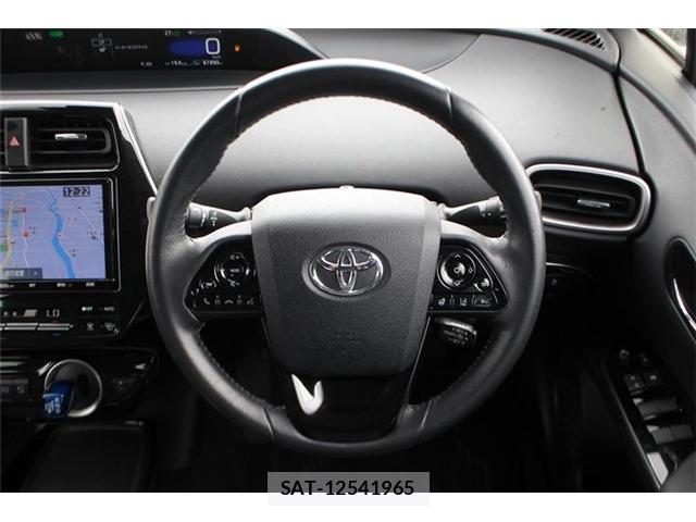Toyota PRIUS PHV 2022-09 8373531-11