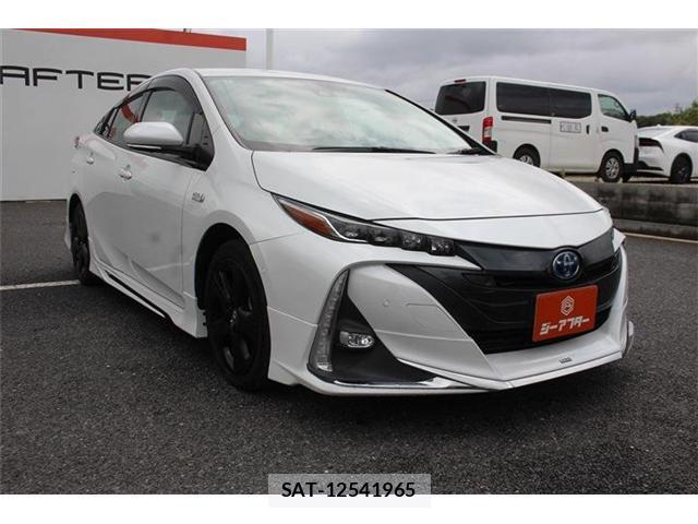 Toyota PRIUS PHV 2022-09 8373531-19