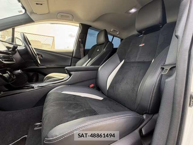 Toyota PRIUS PHV 2019-06 8373724-6
