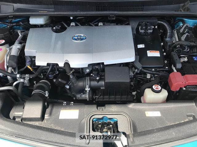Toyota PRIUS PHV 2017-08 8373909-17
