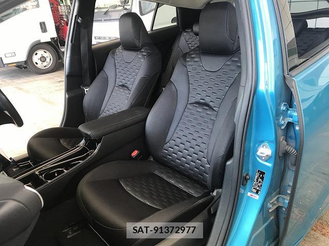 Toyota PRIUS PHV 2017-08 8373909-6