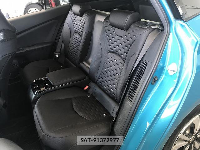 Toyota PRIUS PHV 2017-08 8373909-8
