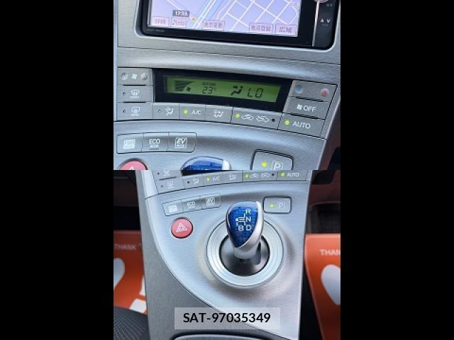 Toyota PRIUS 2013-02 8372478-15