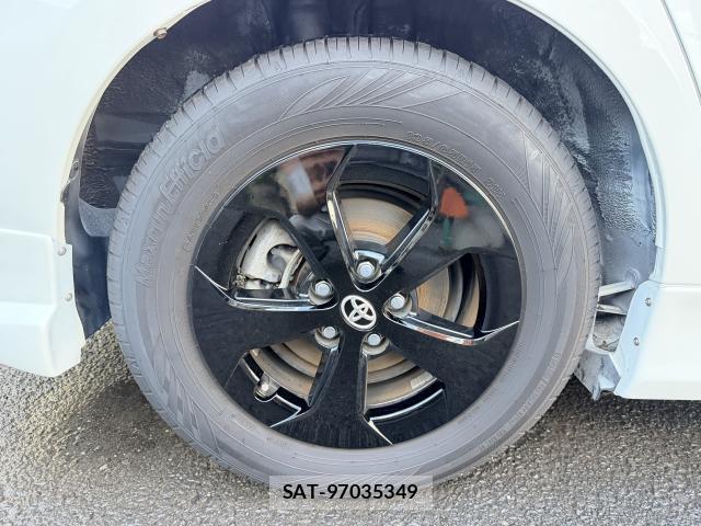 Toyota PRIUS 2013-02 8372478-8