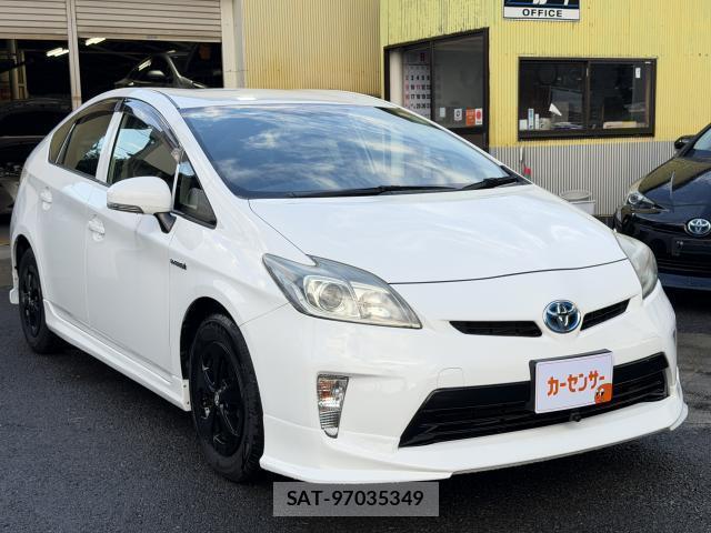 Toyota PRIUS 2013-02 8372478-9