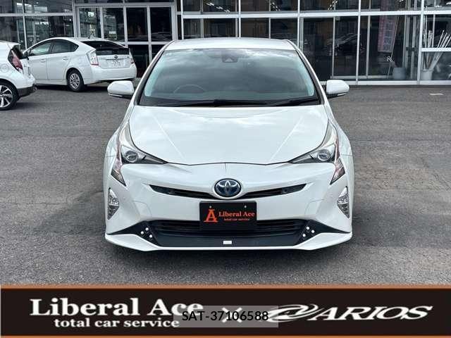 Toyota PRIUS 2016-05 8372588-1