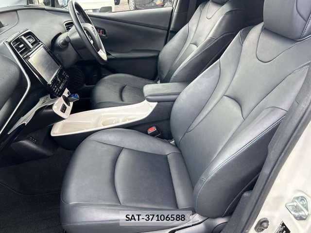Toyota PRIUS 2016-05 8372588-14
