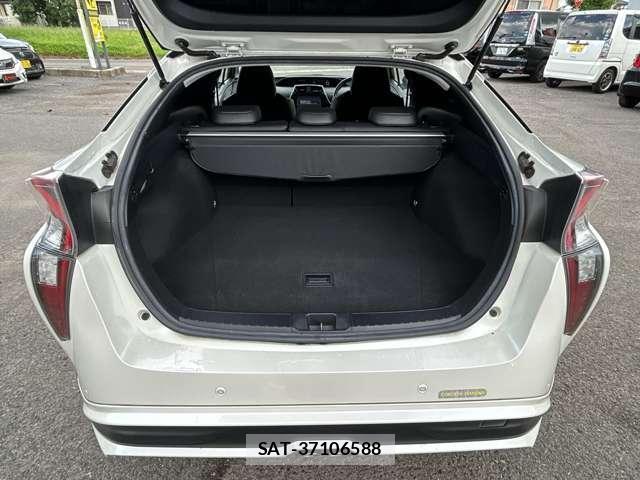 Toyota PRIUS 2016-05 8372588-16