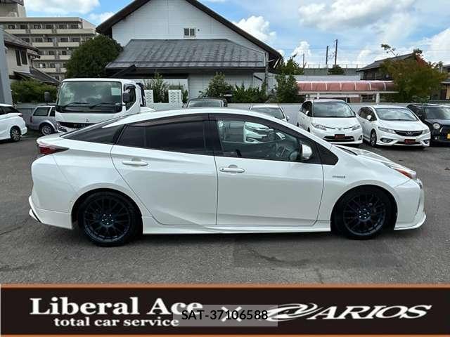 Toyota PRIUS 2016-05 8372588-3