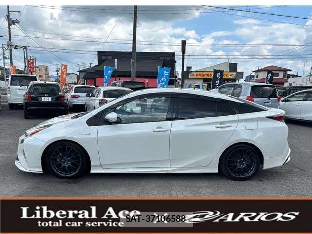 Toyota PRIUS 2016-05 8372588-4