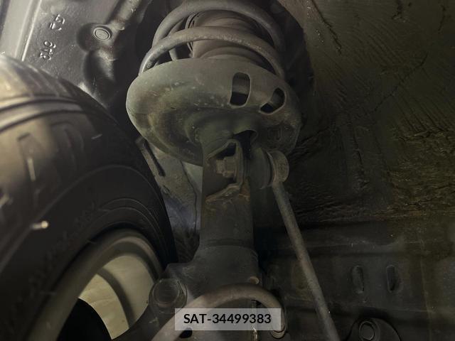 Toyota PRIUS 2016-09 8372671-19