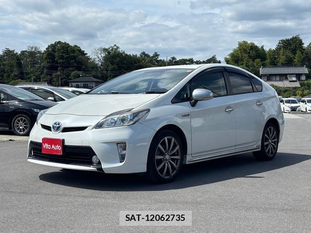 Toyota PRIUS 2014-06 8372756-14