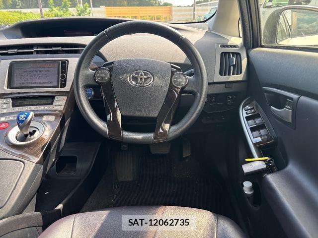 Toyota PRIUS 2014-06 8372756-18