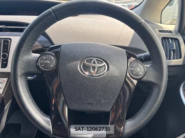 Toyota PRIUS 2014-06 8372756-19