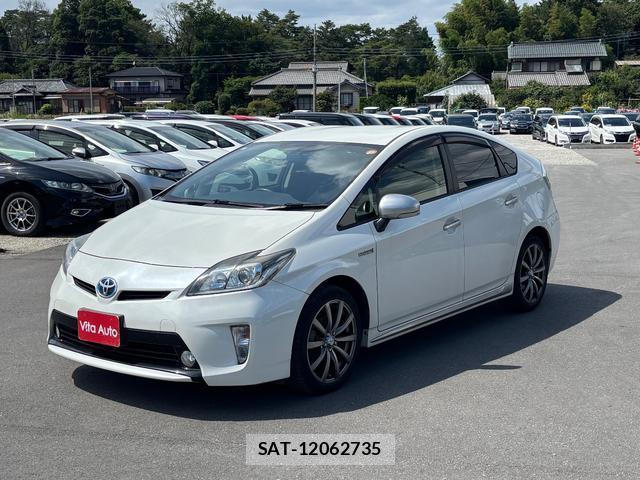 Toyota PRIUS 2014-06 8372756-9
